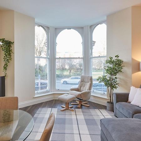 Host & Stay - South Cliff Apartment Scarborough Extérieur photo